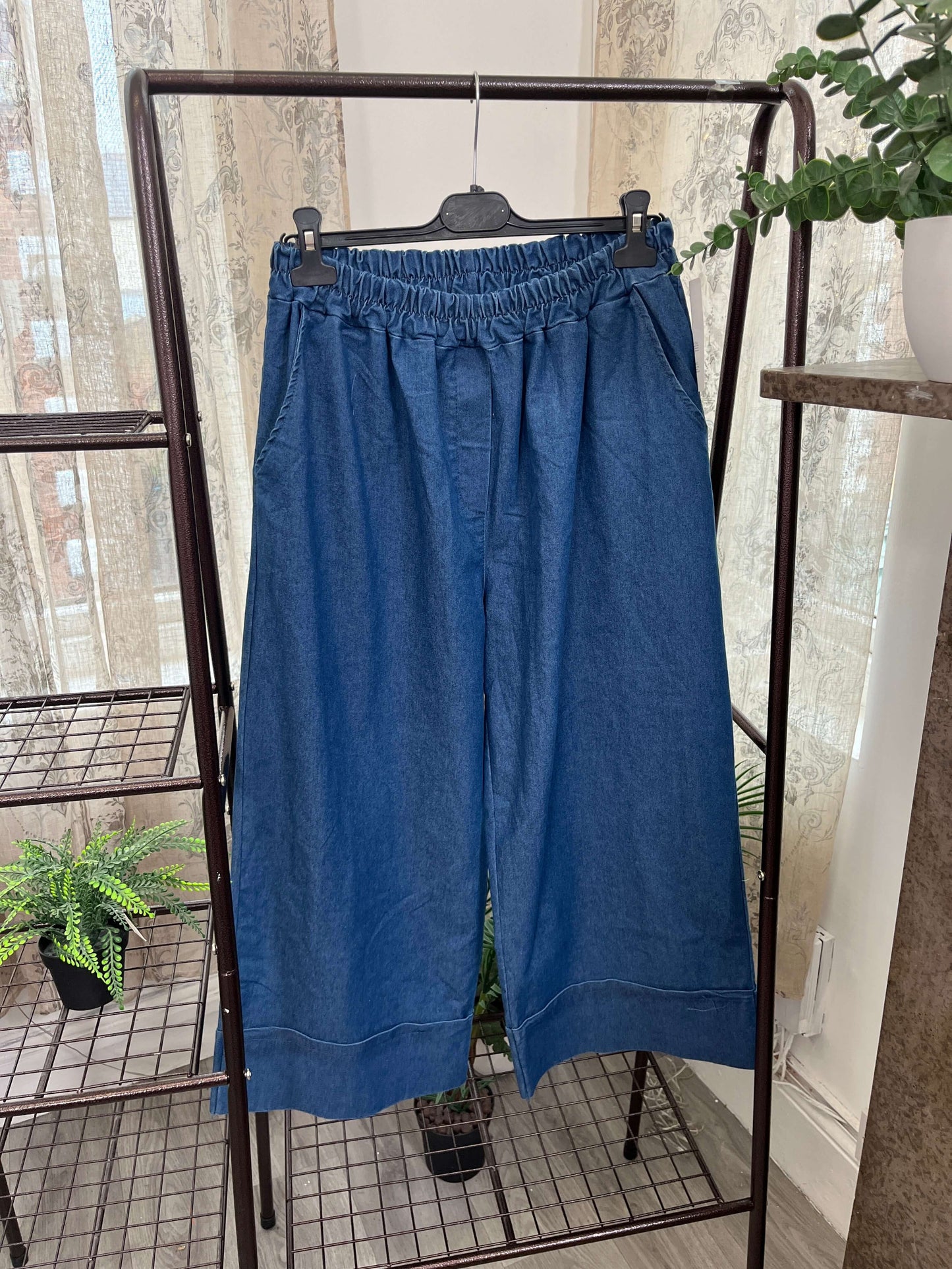 Aubrey Wide Leg Turn Up Detail Jeans