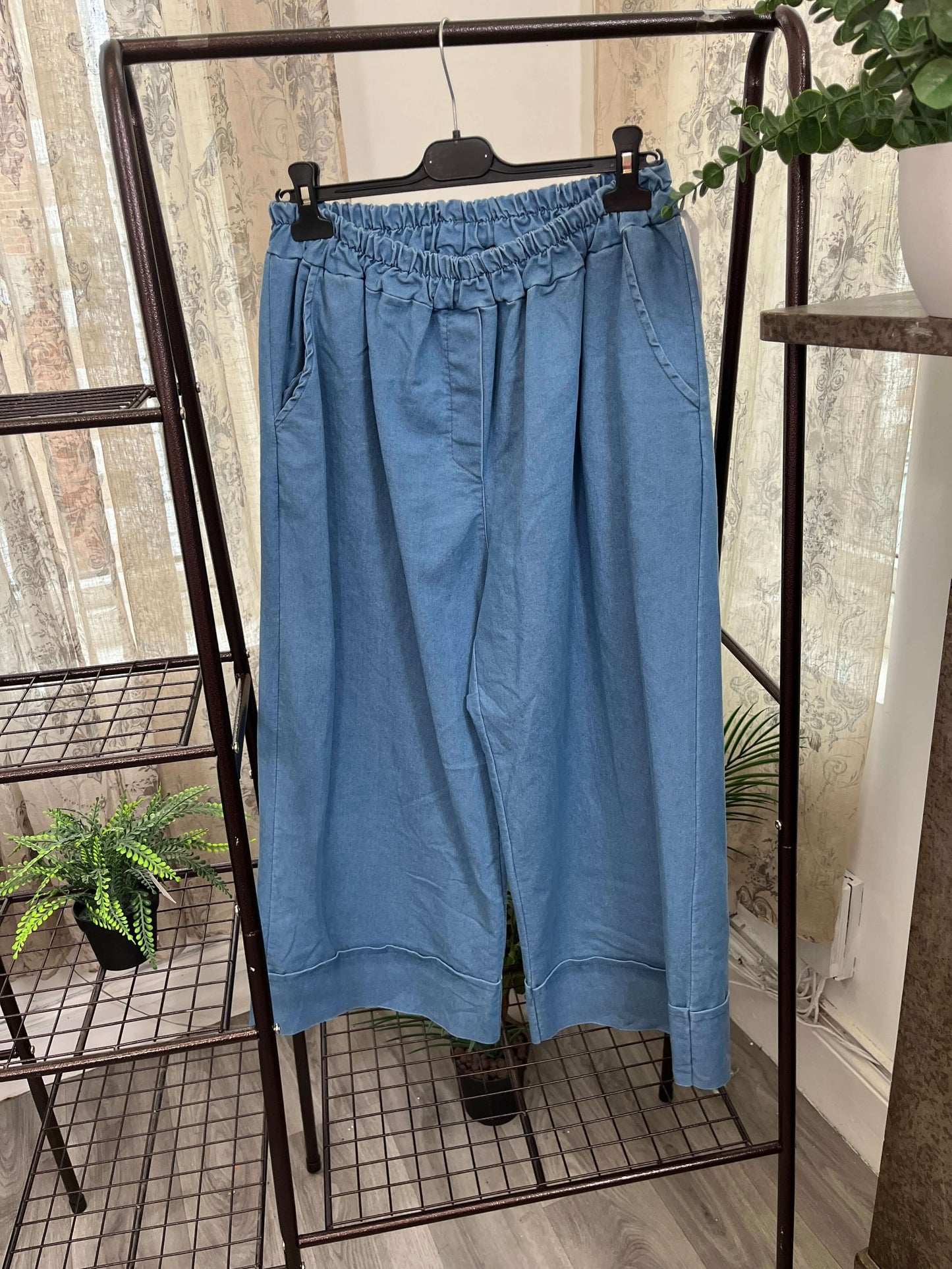 Aubrey Wide Leg Turn Up Detail Jeans