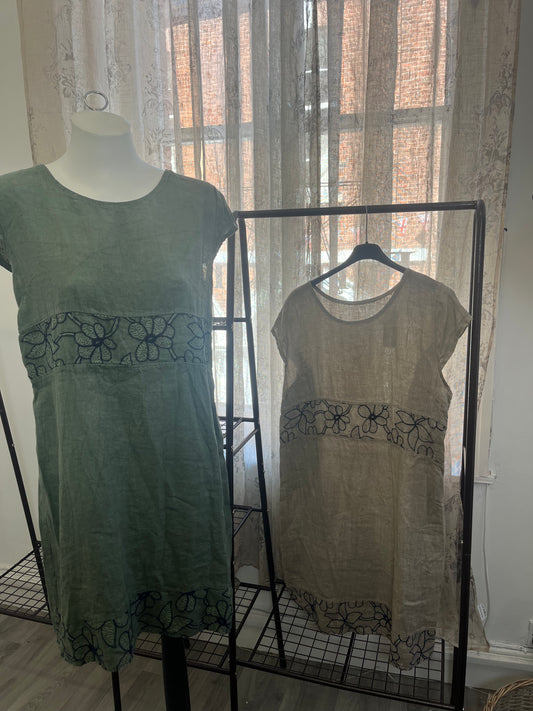 Flower Detail Side Panel Shift Dress