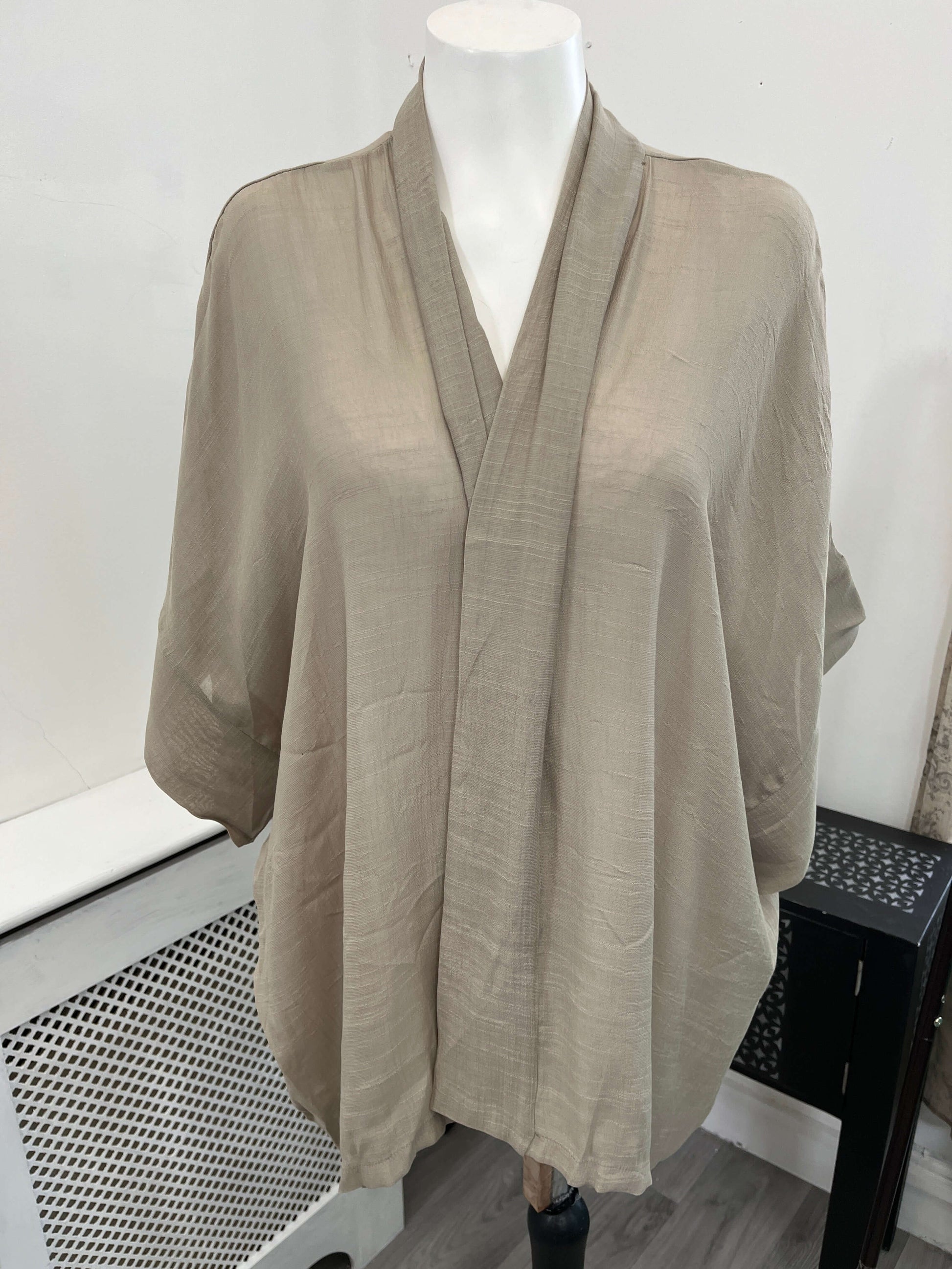 Relaxed Edge to Edge Kimono
