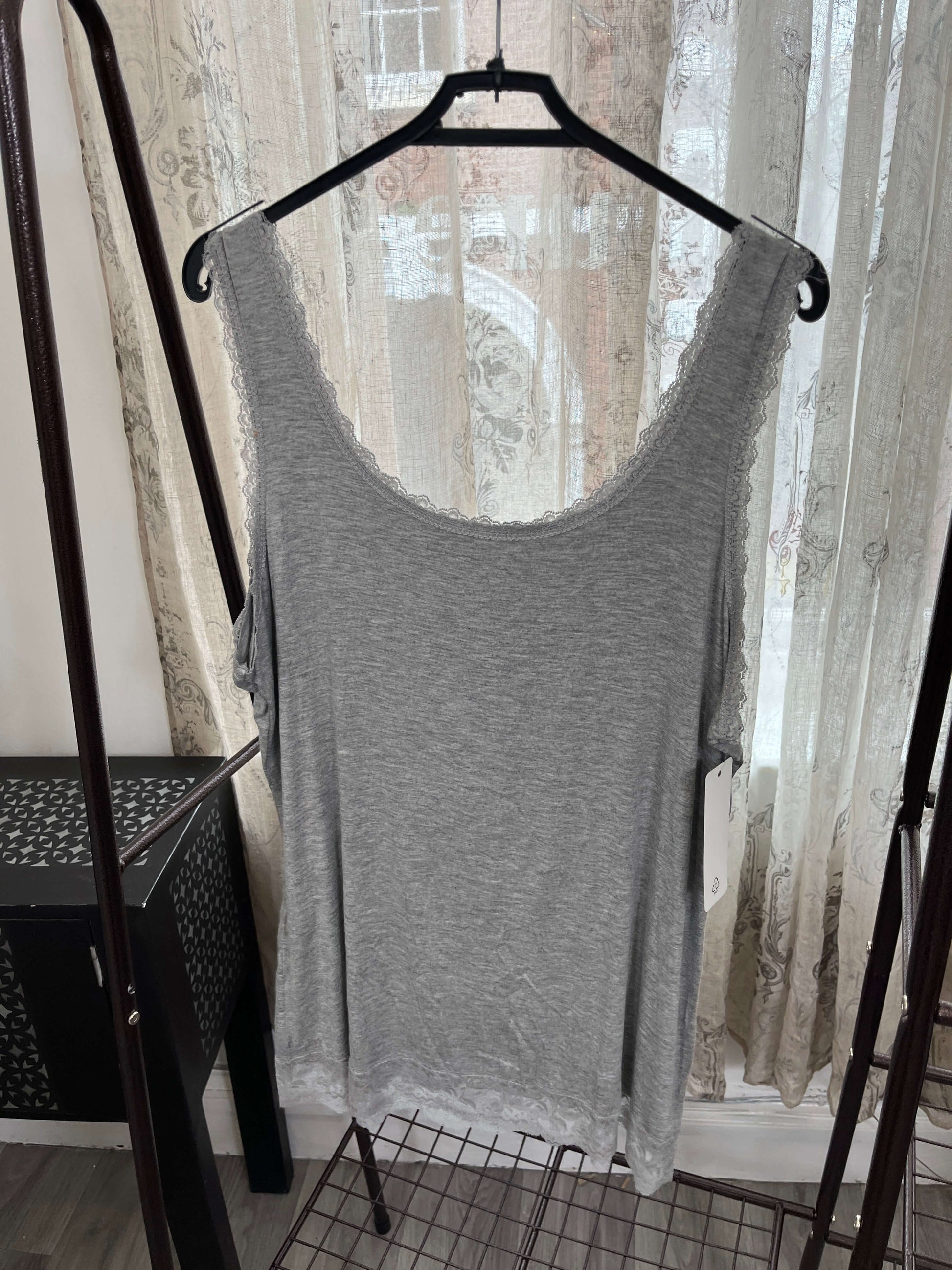 Lace Trim Detail Round Neck Vest Top
