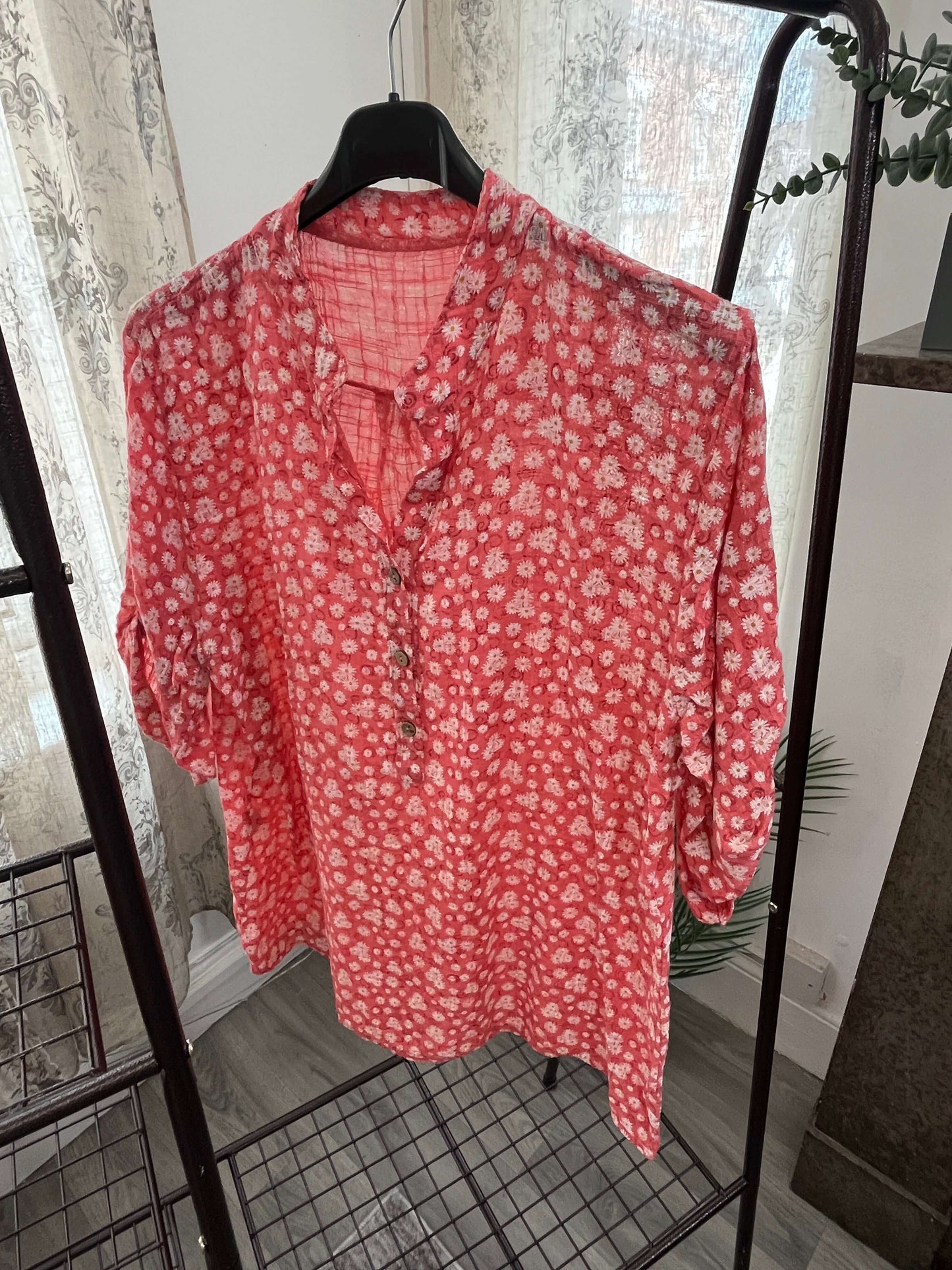 Casual 3 Button Blouse Ditsy - Floral