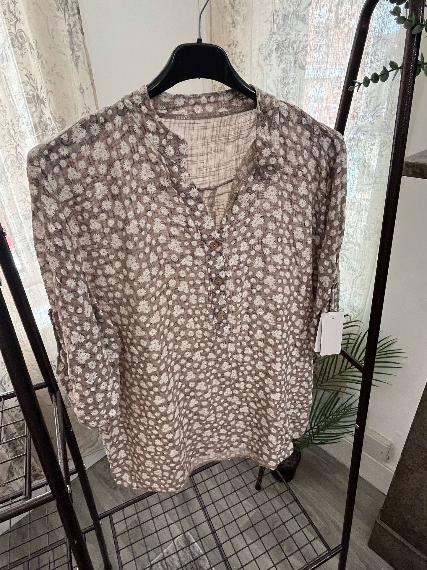 Casual 3 Button Blouse Ditsy - Floral