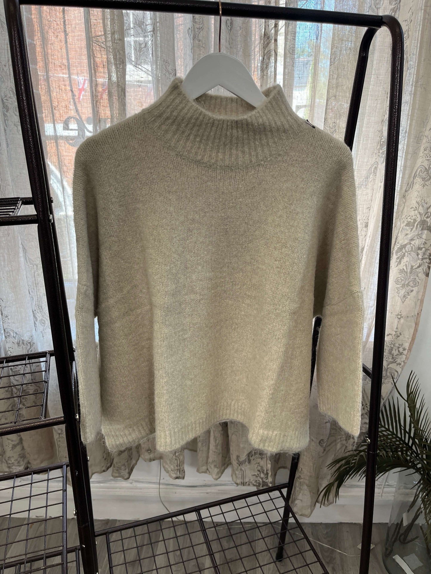 Chalk UK - Vicki Jumper Fluffy Oyster