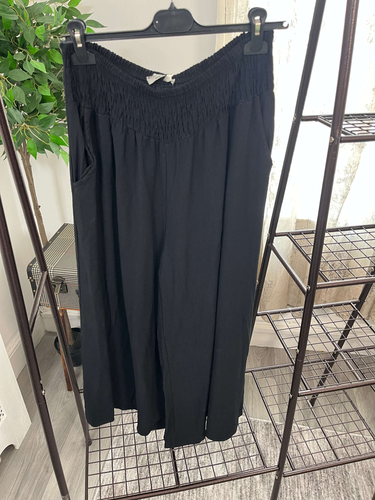 Veronica Elasticated Wide Leg Ankle Grazer