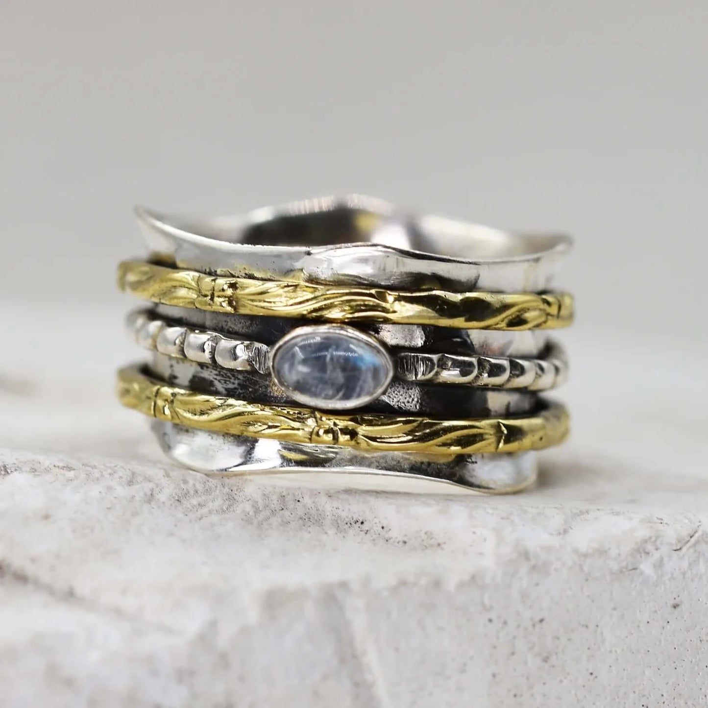 925 Spinning ring with gold band and moonstone