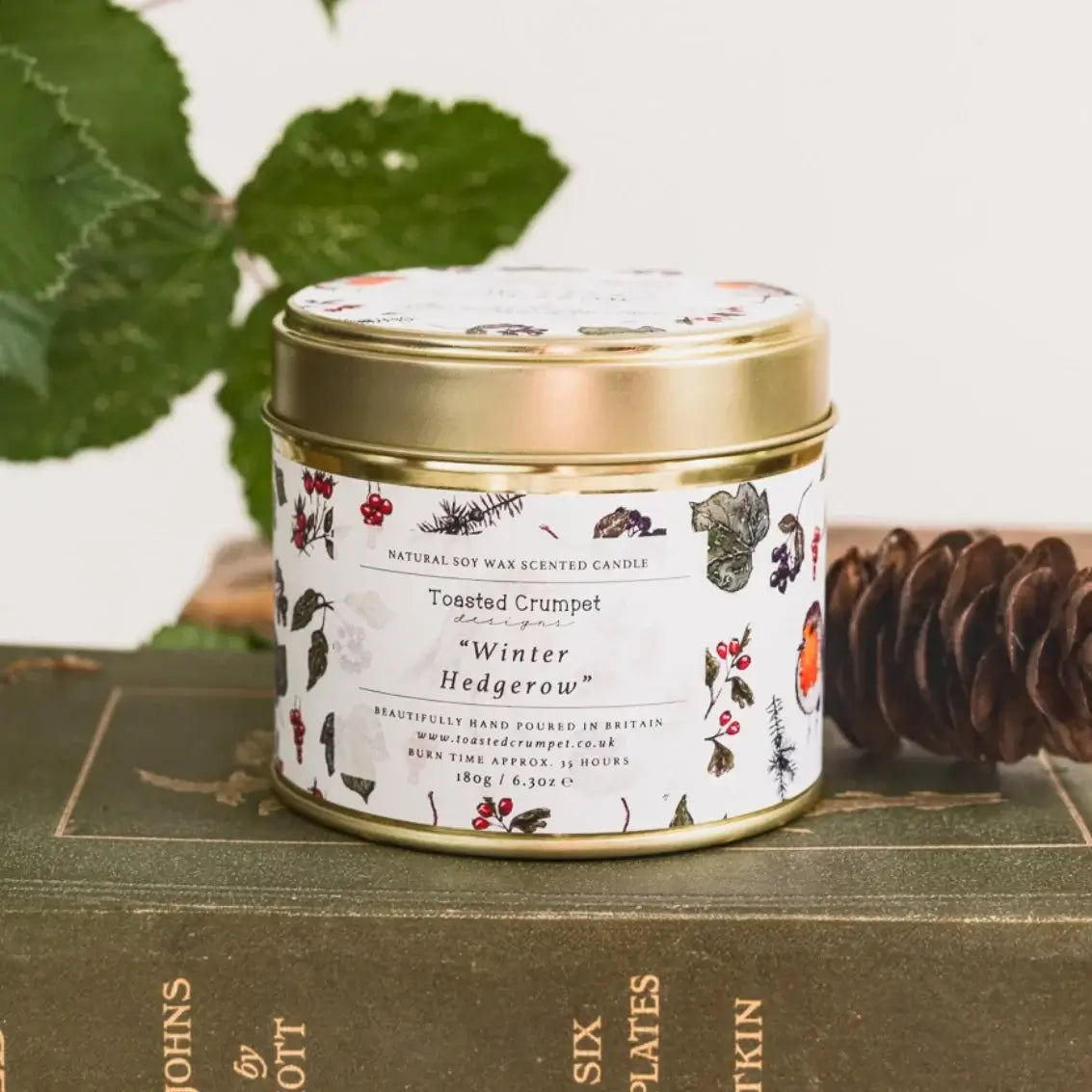 Winter Hedgerow Candle in a Matt Gold Tin