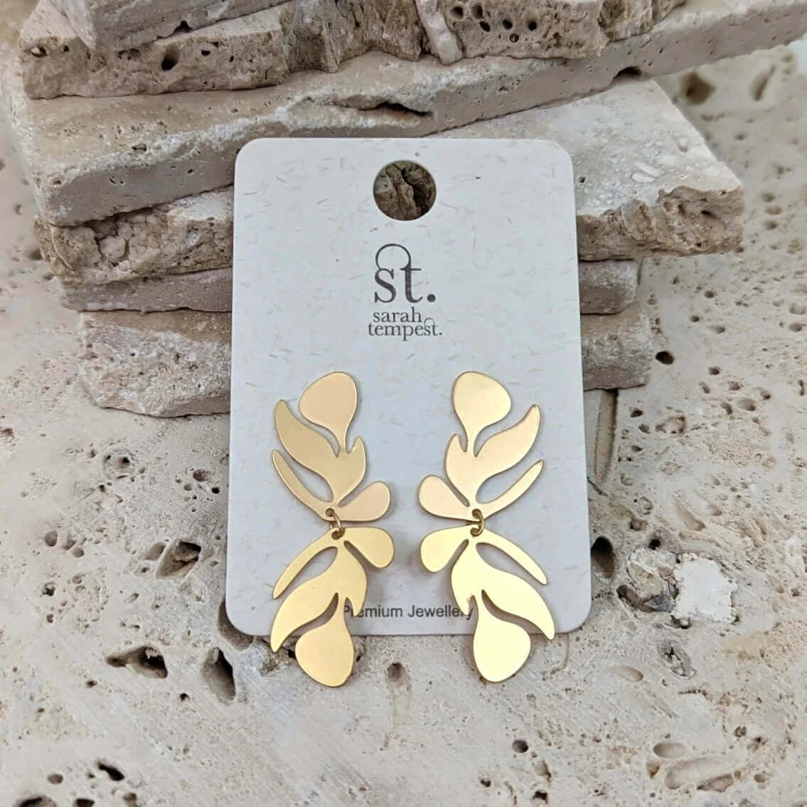 Hinged leaf motif earrings - gold