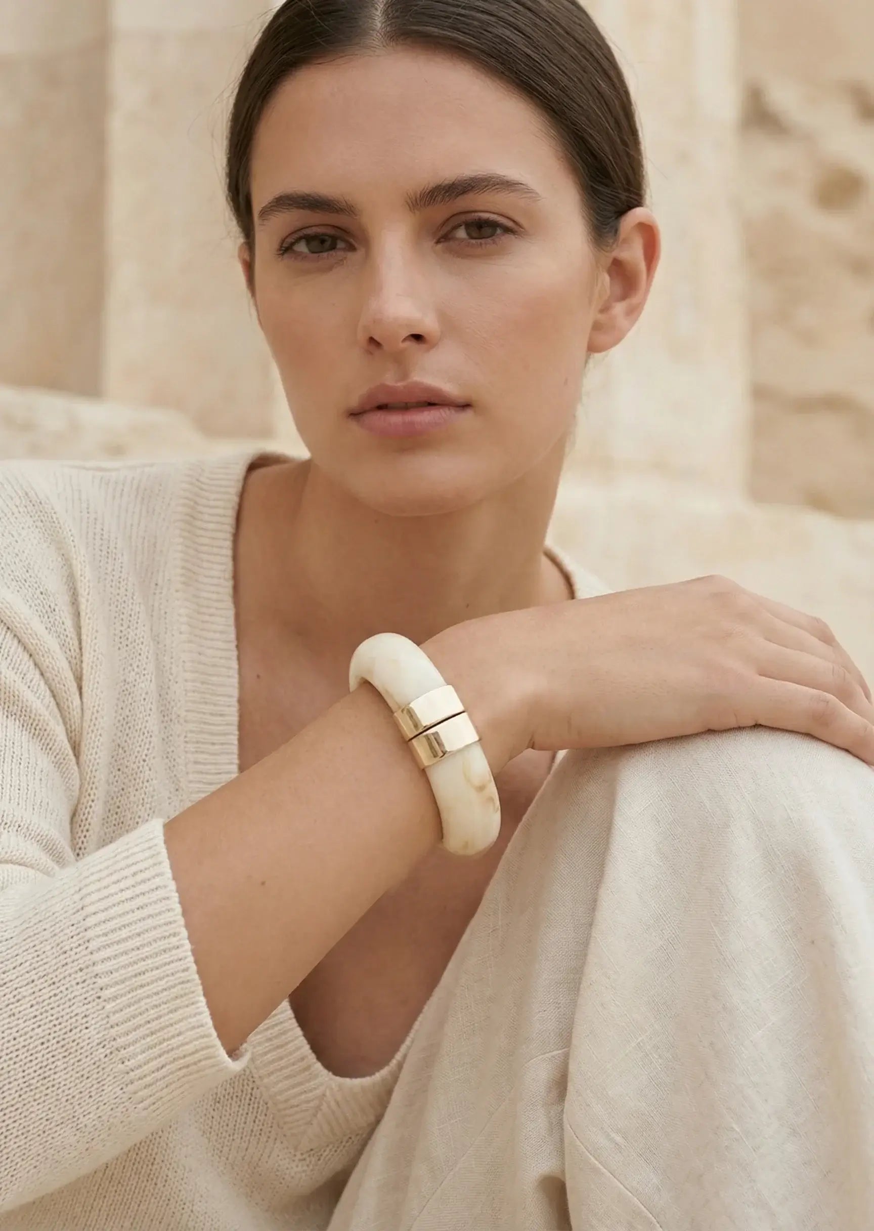 Envy Jewellery - Cream resin hinged bangle