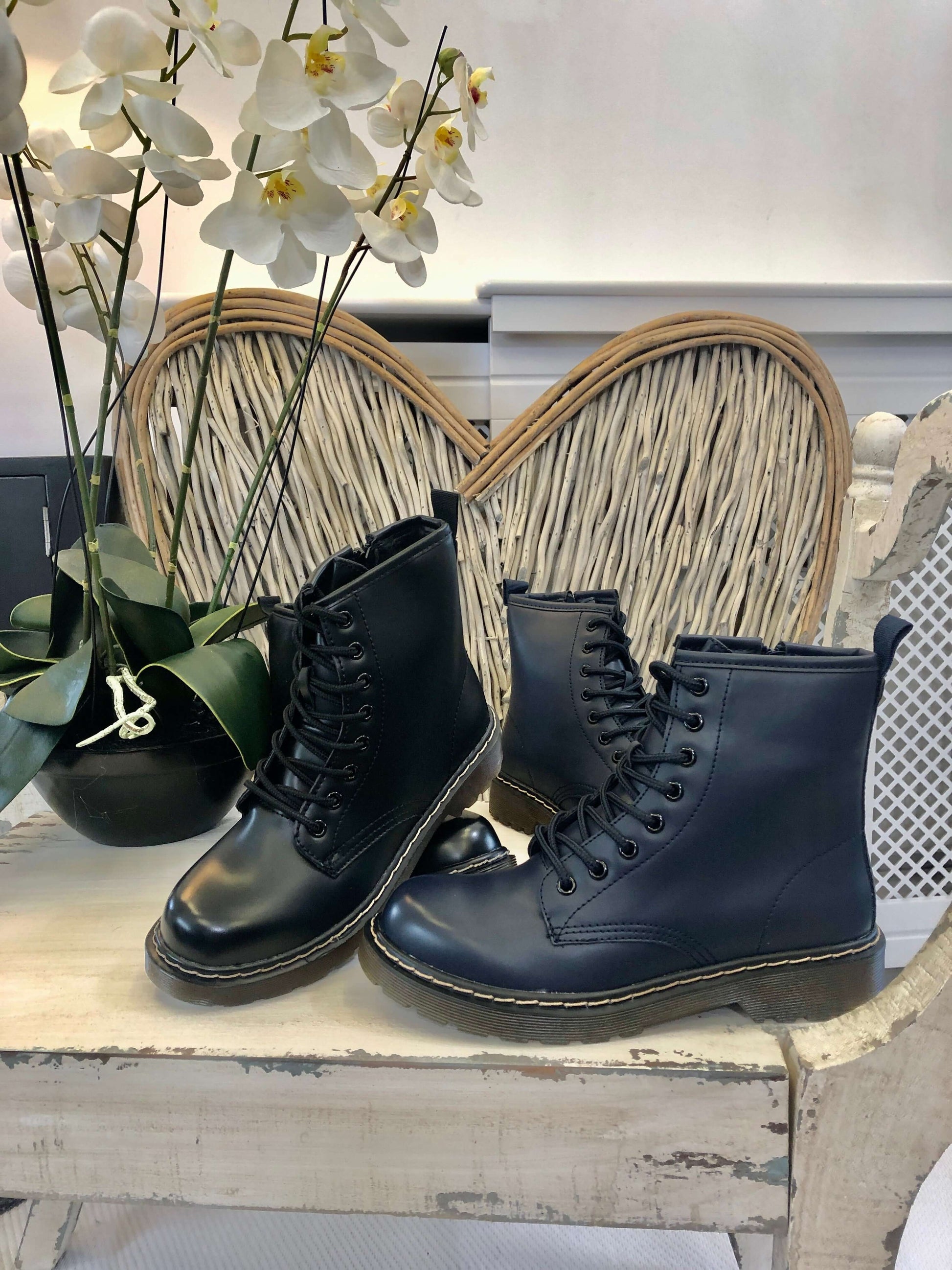 Faux leather lace up chunky boot